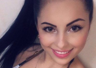 May Aceros nos enamorada con su voluptuosidad